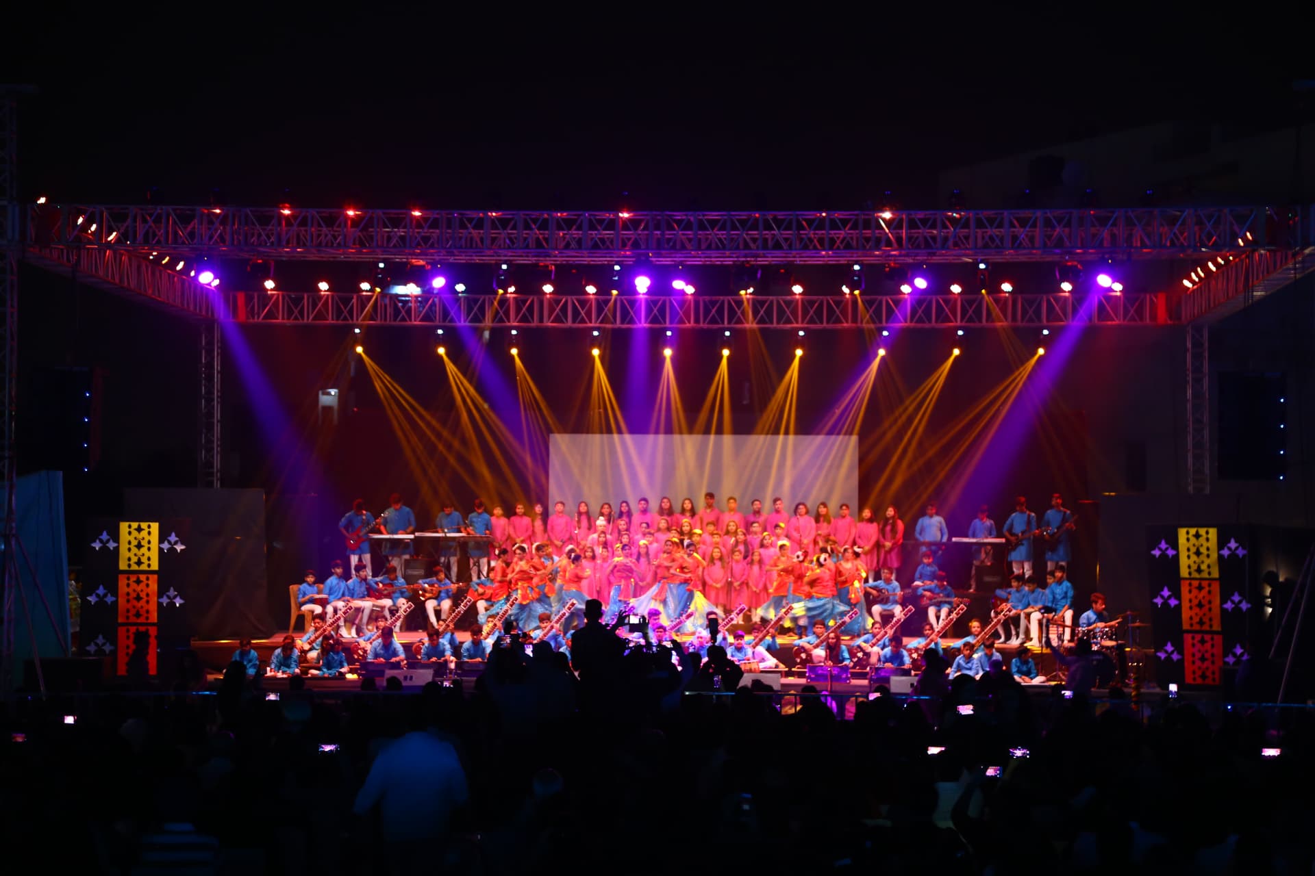 Live spectacle produced by Kalamanch